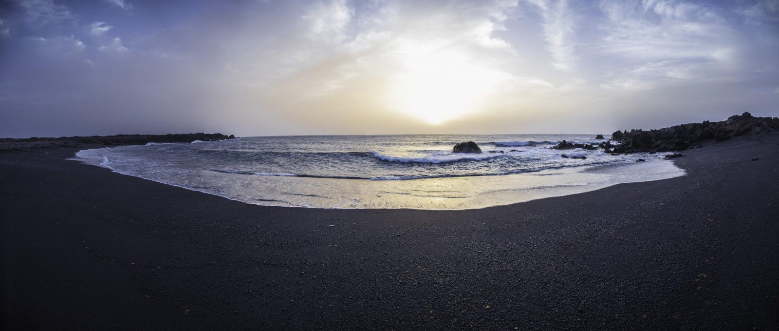 lanzarote - spiaggia nera - cosa vedere a Lanzarote - Istanti In Viaggio