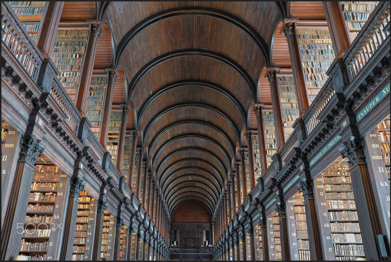 Long Room library - Trinity College - dublino - dublino in due giorni - istanti in viaggio